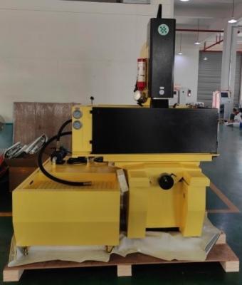 China Znc EDM Máquina de afundamento a moagem EDM350 A melhor maneira de alcançar a precisão no corte de metal à venda