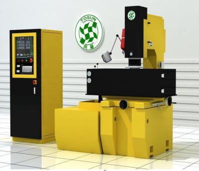 Cina Macchine utensili CNC economiche EDM550 macchina di stampaggio a affondamento a stampo a stampo per una produzione precisa in vendita