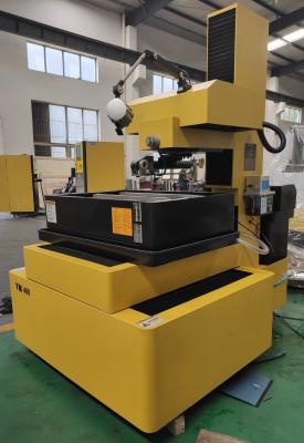 China Método de movimiento de metal Control lineal Dk7740f Máquina EDM de corte de alambre CNC de alta velocidad en venta