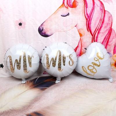 China 18inch White Gold Foil Glitter Print Mr&Mrs LOVE Heart Balloons for sale