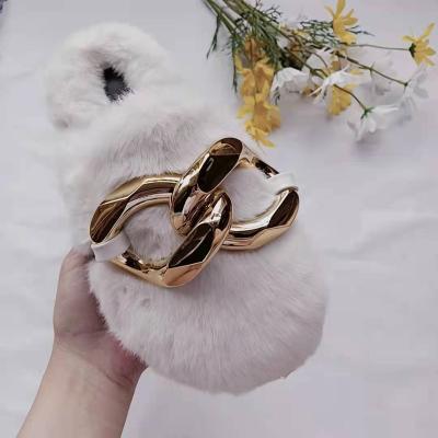 China 2021 fashion winter sepatu white wanita slides flat comfortable women shoes furry plush fur house shoes Lady hairy chain trend closed toe slippers for sale