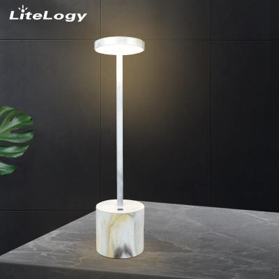 China Luxury Modern Nordic Hotel White Ceramic Table Lamp for sale