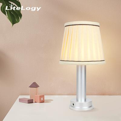 China LED wireless portable Amazon Fabric table lamps european decor aluminium base table lamp for home office for sale