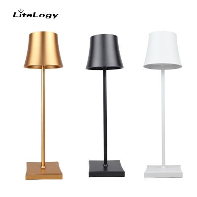 China 2021 amazon outdoor restaurant hotel dimmable desk light IP54 USB led rechargeable modern cordless table lamp for sale