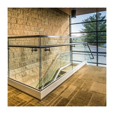 China Aluminium U Channel Glass Railing With 6mm Stainless Steel Balustrade Posts zu verkaufen