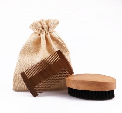 Chine Une brosse à barbe et un peigne en bois de santal avec un logo privé personnalisé à vendre