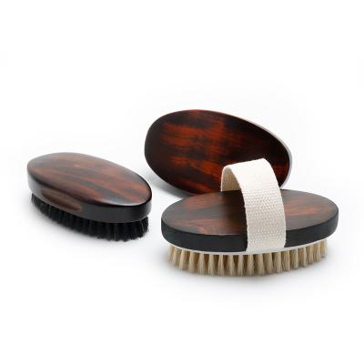 Chine Une poignée en bois 100% de sanglier, une brosse à barbe à poils, le complément parfait à votre routine de toilettage. à vendre