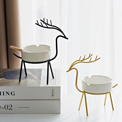 China Home Decoration Northern Europe Ashtray Iron Ceramic Antlers Opens Room Decoration Ceramic Ashtray for sale