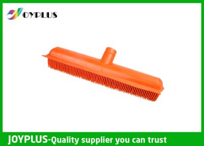 Chine Le nettoyage orange de jardin de couleur usine la tête en caoutchouc HG0610-H durable de balai à vendre