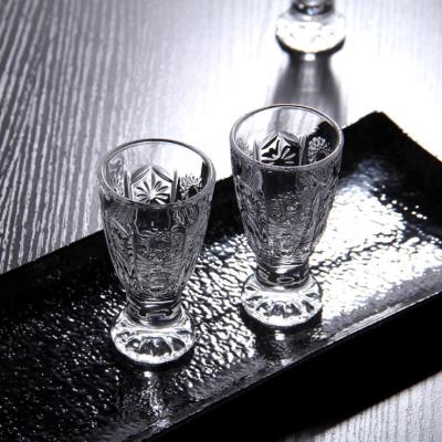 China Crystal Engraved Glass Modern Flanged Shot Glass for sale