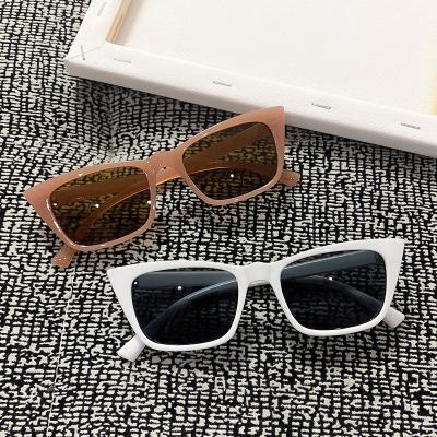 China Fashion Sunglasses 2021 Cat Eyes Women Sunglasses Lady Sunglass Cateyes Fashion Cateyes Sunglasses Small for sale