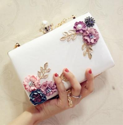 China PU Fashion Designer Women Pu Leather Clutch Handbags Flower Evening Clutch Bag Wedding Chain Shoulder Bags for sale