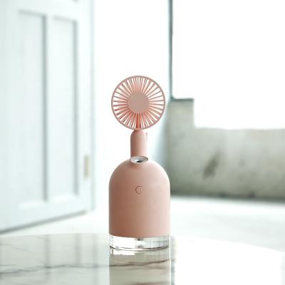 China With humidifier function home appliance mini electric battery fan with humidifier function for sale