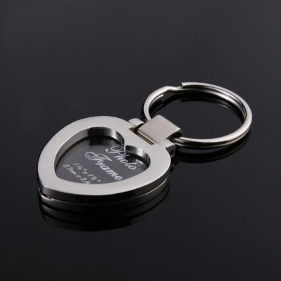 China Gift Personalized Empty Metal Mini Heart Photo Frame Promotion Insert Photo Key Chain Keychain for sale