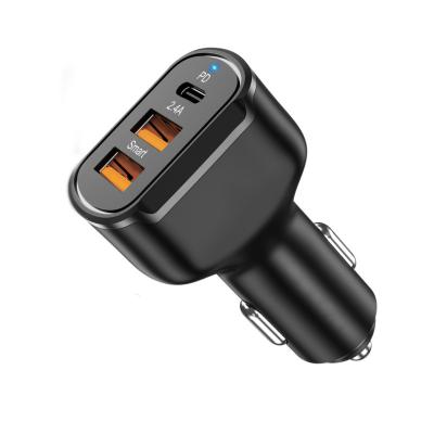 China Video Game New 30w New Pd+2.4a Dual Player 2021 Usb Three-port Car Charger for sale