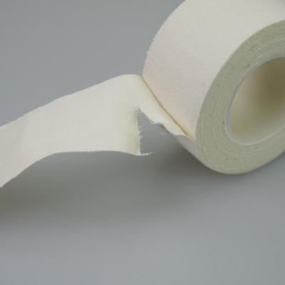 China Zinc 100% cotton factory price white medical zinc oxide tape cinta de oxido adhesive for sale