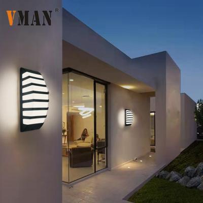 China Contemporary Cheap Price SMD 18w IP54 Waterproof Outdoor Living Room LED Bedroom Modern Outdoor Bulkhead Wall Lamp for sale