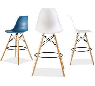 China Hot Sale Modern Wholesale Modern High Bar Plastic Chair With 4 Wooden Legs for sale