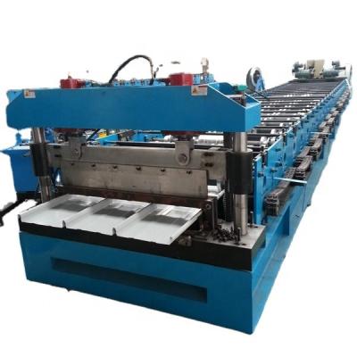 China Hotels LYSAGHT KLIP-LOK 406 Roll Forming Machinery Making With 20GP Container for sale