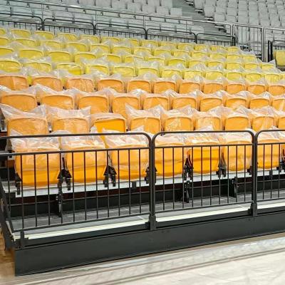 Chine Le blanchisseur en plastique de VIP pose chaise extérieure de stade de confort de chaises en plastique de stade la grande avec des accoudoirs à vendre