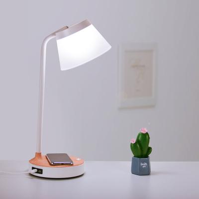 China 3-grade dimming table reading lamp with wireless charger 10W lamp RGB desk lamp for sale