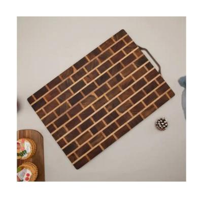 China Sustainable Professional Grade Cutting Board With Handle Wood Kitchen Wooden Chopping Blocks for Home Kitchen for sale