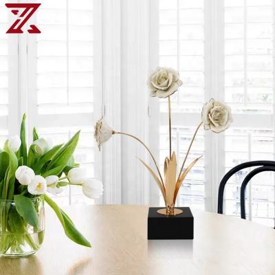 China Wholesale Minimalist Custom Gold Flower Home Metallic Ceramic Decor Great For Gifts for sale