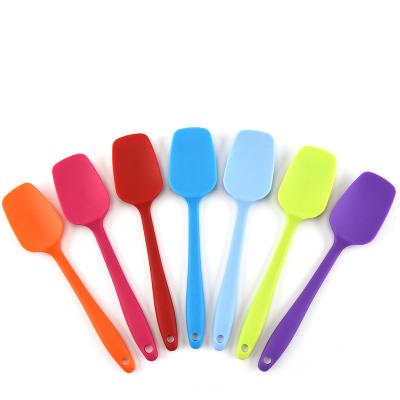 China Sustainable Colorful Food Grade Heat Resistant Baking Tools Pastry Cake Baking Silicone Spatula for sale