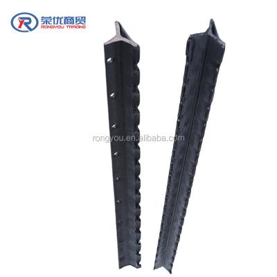 China Easily Assembled Black Bitumen Steel Y Post Metal Fence Post Made In China for sale