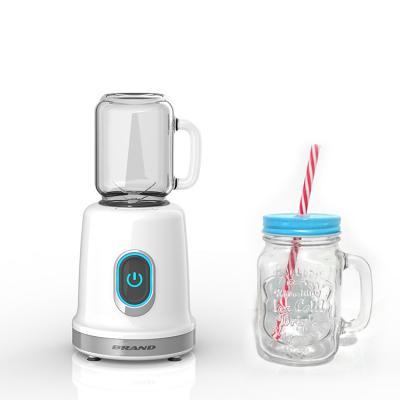 China Hotel Mini Home Use Portable Blender Fruit Juicer Blender for sale