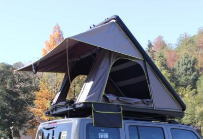 China Roomy 2-6 Person Car Roof Tent For Year Round Camping Adventures en venta