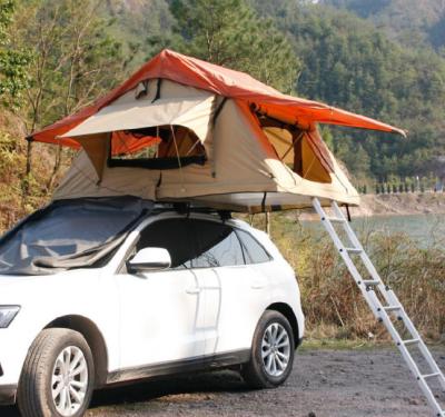 China Roomy 2-4 Person Car Roof Tent For Year Round Camping Adventures en venta