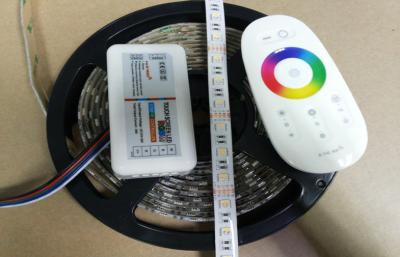 China Color 4 en una tira llevada Flexiable de la luz de tira del RGB LED 19,2 vatios en venta