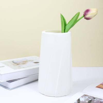 China New arrival durable material custom elegant special portable flower plastic vases for wedding for sale