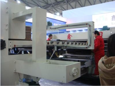 China Máquina ondulada semi auto, caixa giratória Slotter da cartonagem da caixa à venda