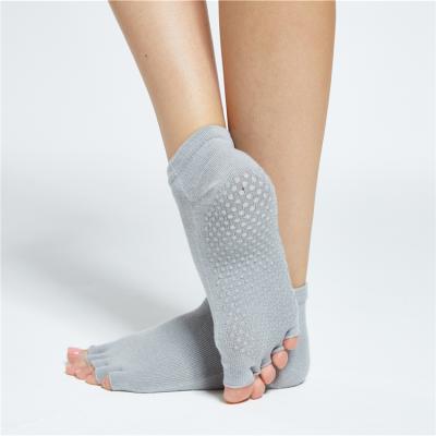 China Hot Selling QUICK DRY Yoga Socks Anti Slip Toe Women Grip Yoga Socks Open Pilates For Sports for sale