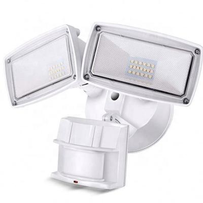 China Outdoor 2 Head Adjustable Motion Activated Outdoor Flood Light IP65 28W 2-Head 38W 3-Head LED Security Light for sale