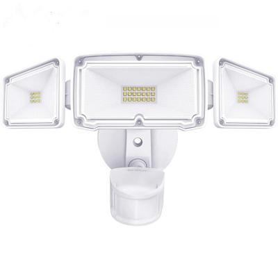 China LANDSCAPE New Product ETL Certified High Brightness Sensor SMD Powered Battery Security Lamp IP65 Led Garden 30w Solar Led Flood Light for sale