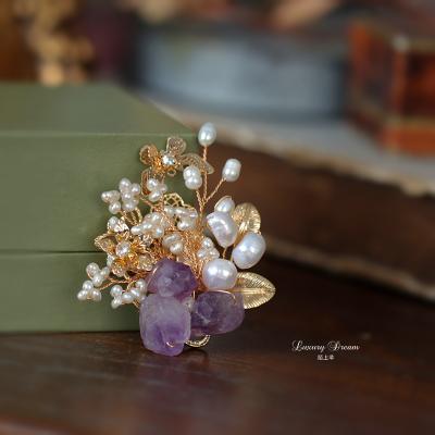 China Soft brooch amethyst brooch style brooch fashion decorative female classy antique natural classic brooch for sale