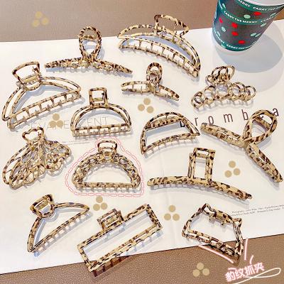 China Environmentally Friendly Korean Stylish Metal Hair Clip Top Hair Dish Temperament Hair Claw Geometric Leopard for sale