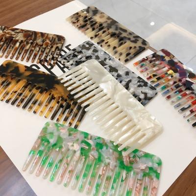 China Large Tooth Flat Hair Comb Anti-Static Magic Hair Balance Comb Fashionable Headdress Model Acetic Acid Comb for sale