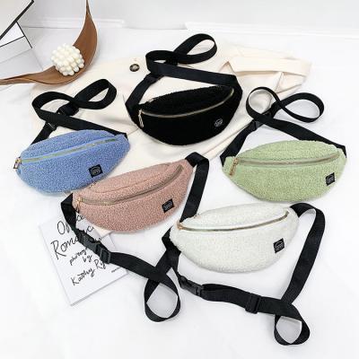 China Causal Pussy Pack Cross - Body Bag Faux Fur Shearling Pussy Pack Waist Belt Casual Cossbody Bag for sale