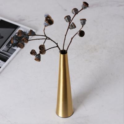 China Minimalist fashion wrought iron cone gold metal vase decoration shooting props nordic home decoration for sale