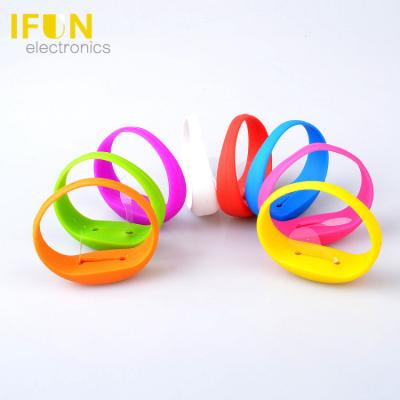 China Noise enabled; Custom Full Silicone IFUN Motion Activated Or Steady Turn Signal Light In Dark Led Silicone Wristband Turn Signal Wristband for sale