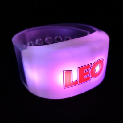 China ABS case+PVC bands+electric elements part ensures wireless control Ritmica Luminosas Controlado LED de fiesta de Coldplay Luz Pulsera LED of group-function for sale