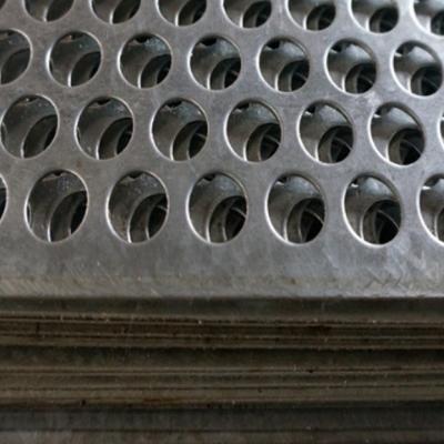 China Hexagonal Hole Decorative Perforated Stamping Metal Sheet Mesh Screen Panel for Building for sale