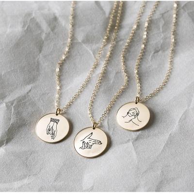 China Customized Fashion Stainless Steel Gesture Necklace Personalized Choker Necklace Nameplate CLASSIC Pendant Gift For Best Friend Family for sale