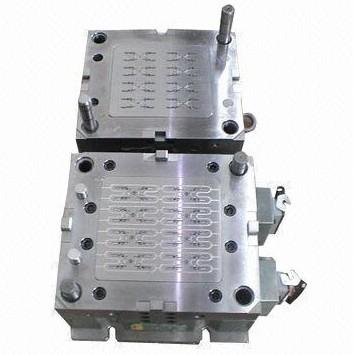 China Precision Plastic Injection Mould for sale