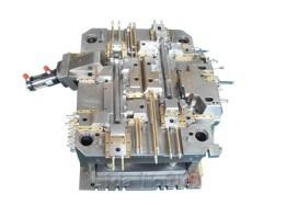 China Plastic Parts Precison Injection Mould With Single Cavity Or Multiple Cavities for sale