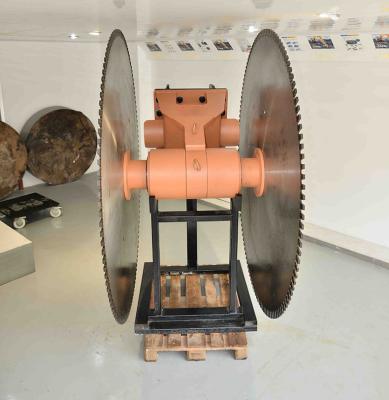 China Best Machinery Repair Shops China Manufacturers Hydraulic Rock Breaker Saw With 2600mm Saw Blade Max 1175mm Depth for sale